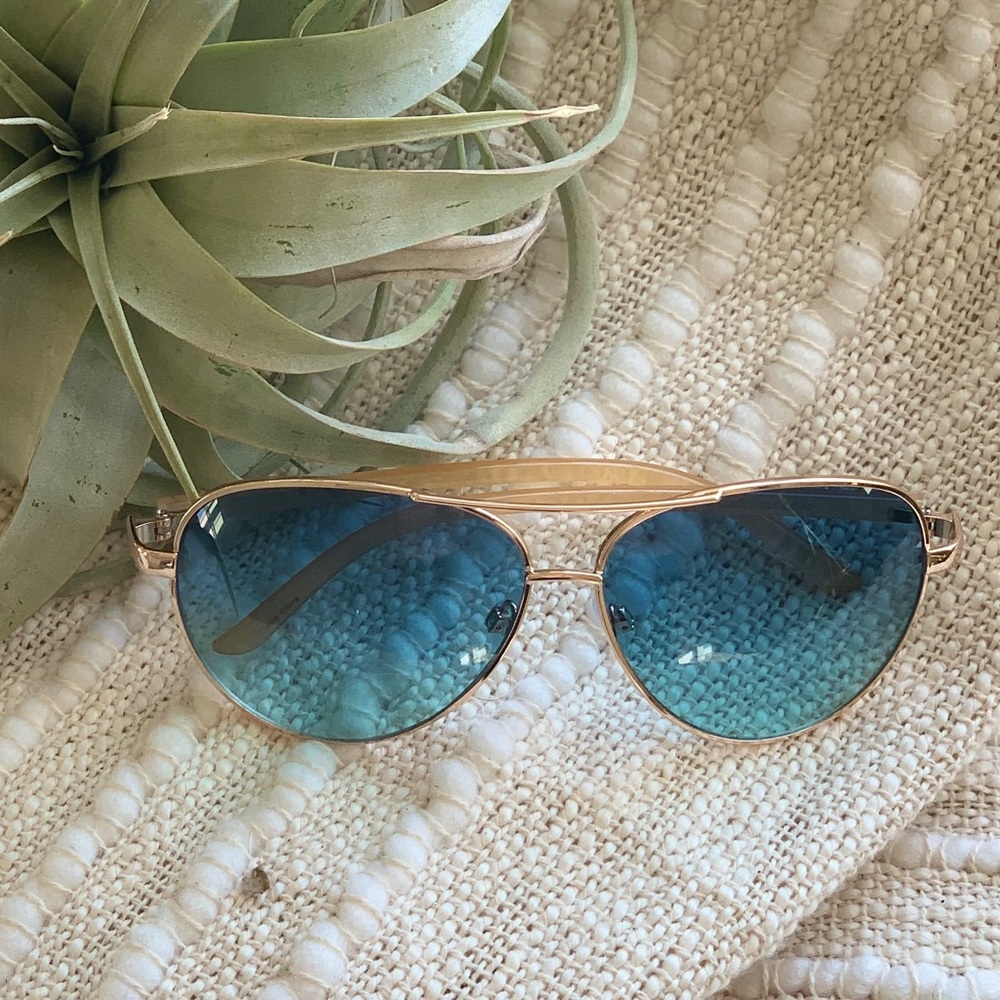 Oscar de la Renta Aviator Sunglasses - NWOT